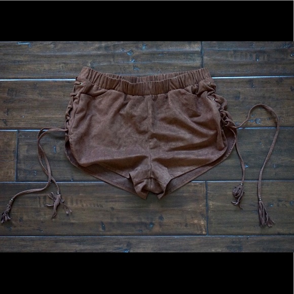Suede brown Kendall + Kylie shorts. - Picture 3 of 6